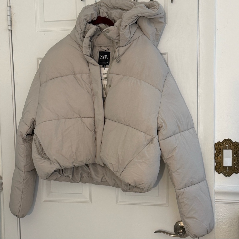 Zara Women's Light Beige Puffer Jacket with hood NWT - Picture 4 of 16